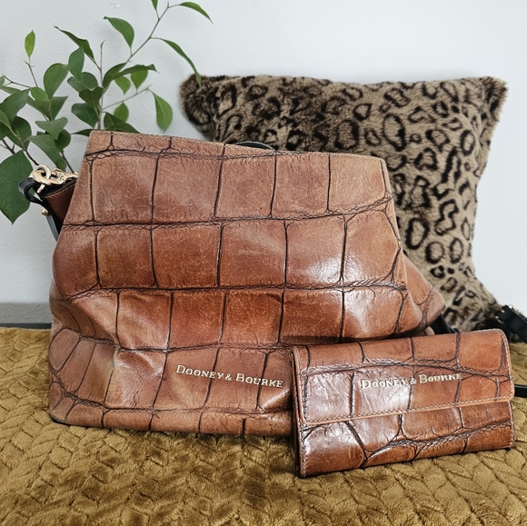 DOONEY & Bourke handbag and wallet - Picture 11 of 12